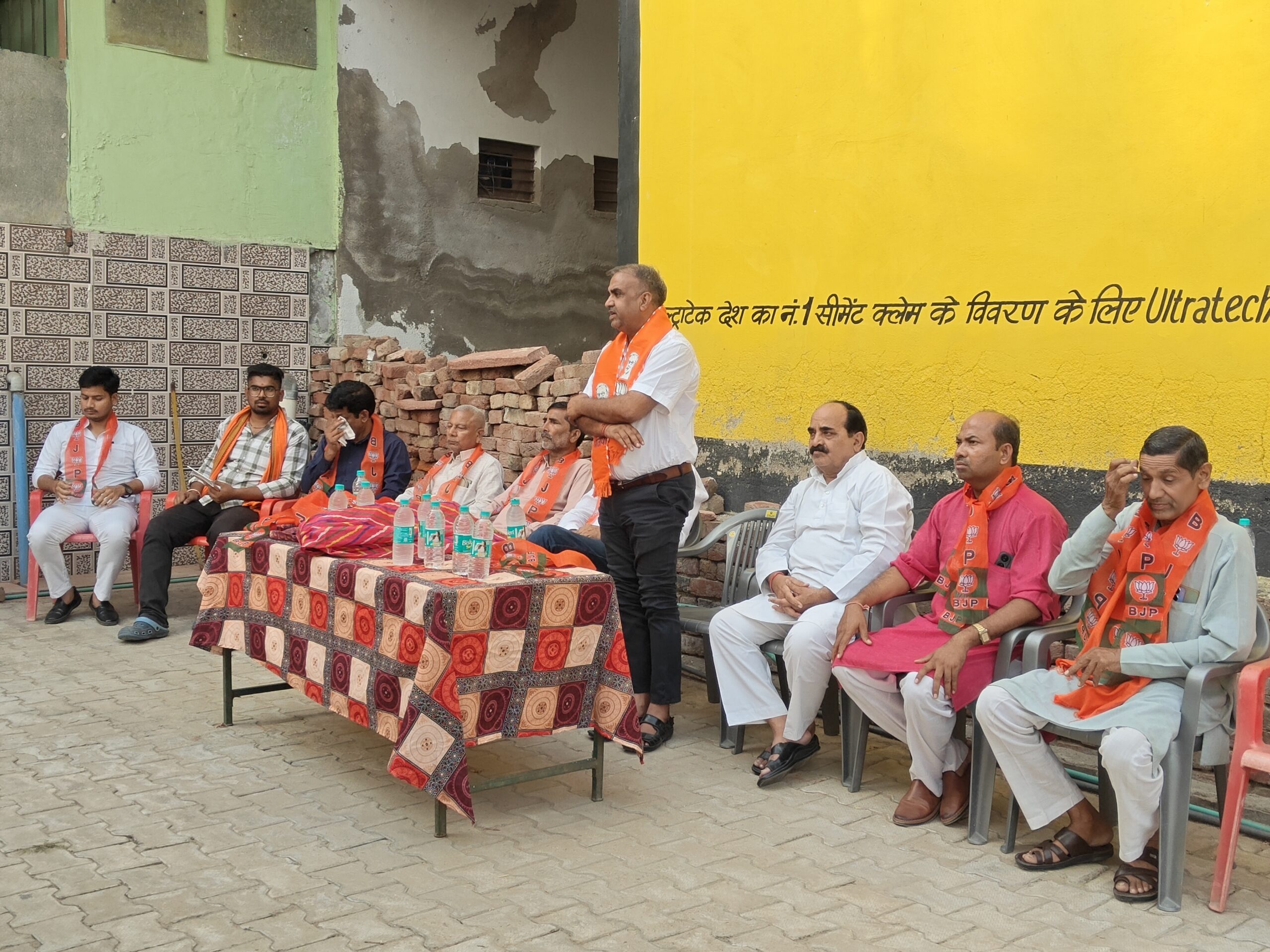 नदबई में सक्रिय सदस्यता अभियान को लेकर भाजपा की बैठक: 100 नए सदस्य बनाने वालों को मिलेंगी बड़ी जिम्मेदारियां, नगर पालिका एवं पंचायत चुनाव में कर सकेंगे दावेदारी; बीजेपी जिलाध्यक्ष