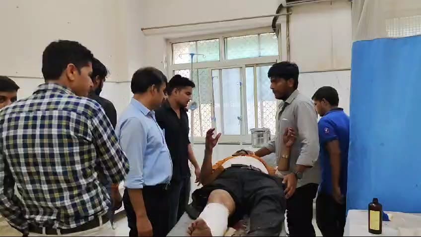 भरतपुर में बदमाश बेखौफ: दिनदहाड़े तेल मिल मालिक पर लाठी डंडों से हमला, बंदरों को केले डालने को लेकर हुआ था विवाद