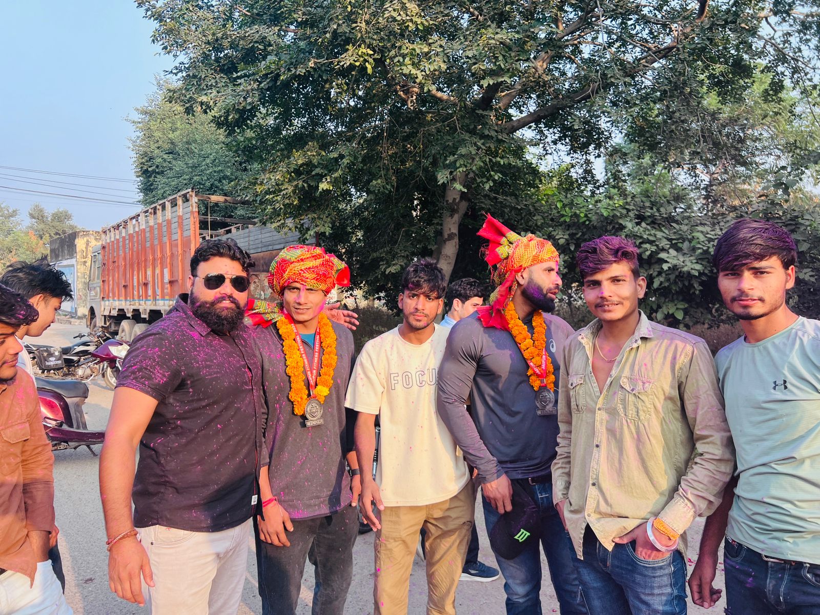 प्रदेशस्तरीय बॉडी-बिल्डिंग प्रतियोगिता में अशोक मुखिया और जयपाल सिंह ने नदबई का नाम किया रोशन; टॉप 10 में बनाई जगह