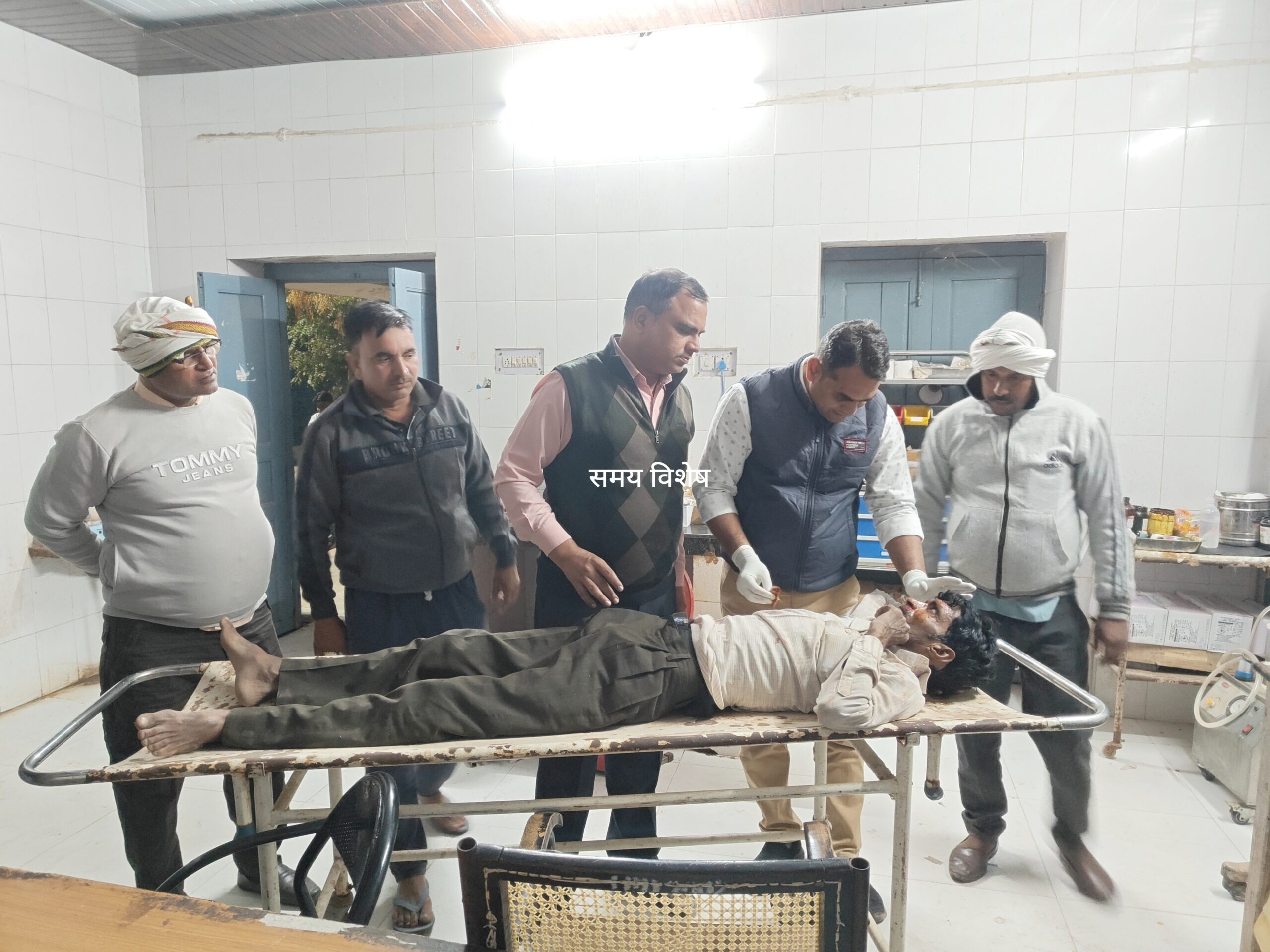 नदबई में 2 अलग– अलग सड़क हादसे: 4 युवक घायल; 1 की हालत गंभीर, जिला अस्पताल रेफर