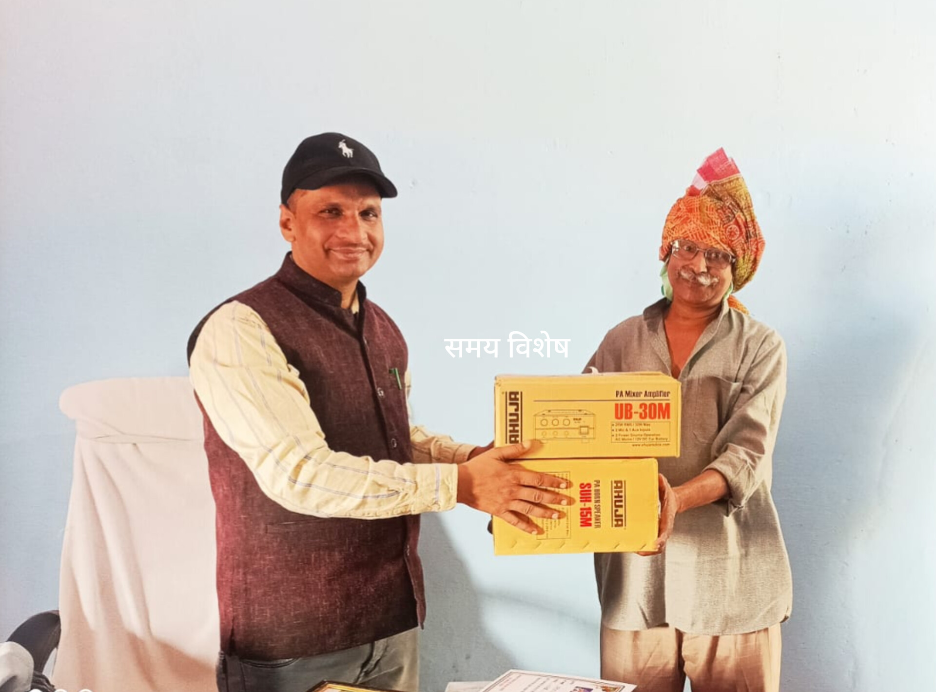 नदबई के गांव खटौटी के सरकारी स्कूल को भामाशाह ने भेंट की इलेक्ट्रिक घंटीः भामाशाह प्रमोद विद्यालय के लिए पहले करा चुके कक्षा कक्ष और बरामदे का निर्माण; भामाशाह का किया सम्मान