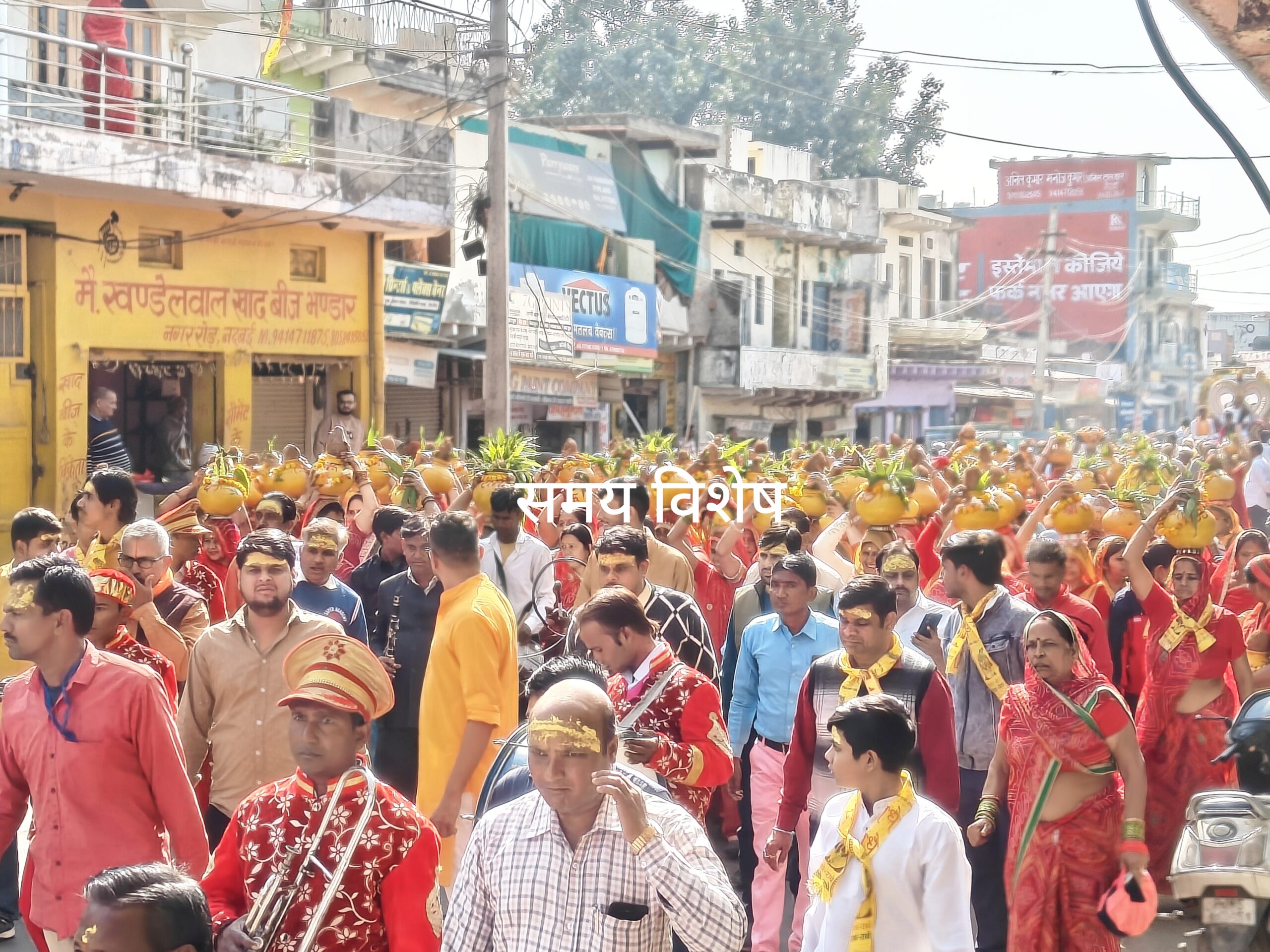 501 कलशों के साथ निकली भव्य कलश यात्राः श्रीकृष्ण की भक्ति में डूबा नदबई; हर कदम पर हुआ स्वागत, आज से शुरू शुई श्रीमद् भागवत कथा