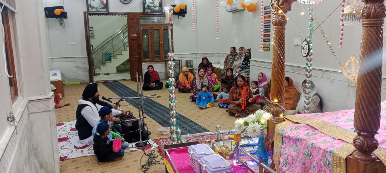 गुरुद्वारा नानक दरबार में गुरु तेगबहादर जी का शहादत दिवस मनाया: कीर्तन दरबार और लंगर का आयोजन; संगत को गुरु के जीवन और बलिदान के बारे में दी जानकारी